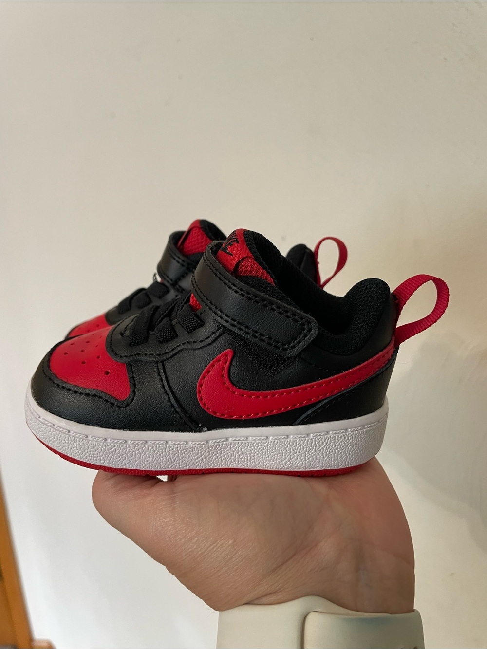 Nike Court Borough low toddler shoes sz 4